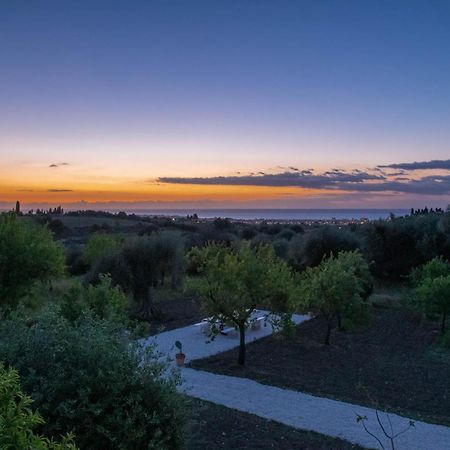 Luccicamare Family-Run Beb Bed & Breakfast Noto Exterior photo